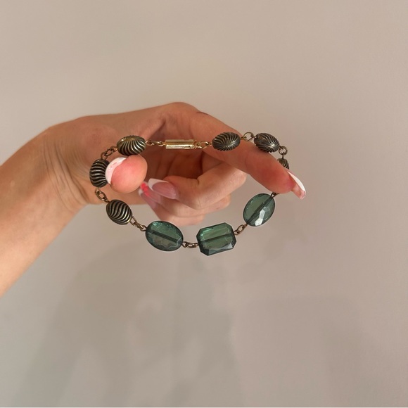 Green and gold vintage necklace, bracelet and earrings set - Picture 3 of 4